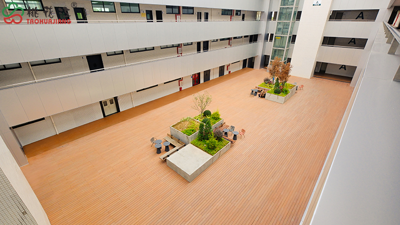 美紋超然竹板鋪裝的平臺(tái)