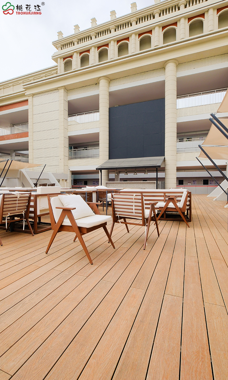 美紋超然竹板鋪裝的平臺(tái)