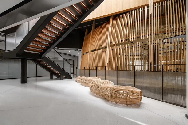 昆明大悅城優(yōu)客工場(chǎng)，竹材與現(xiàn)代材料結(jié)合